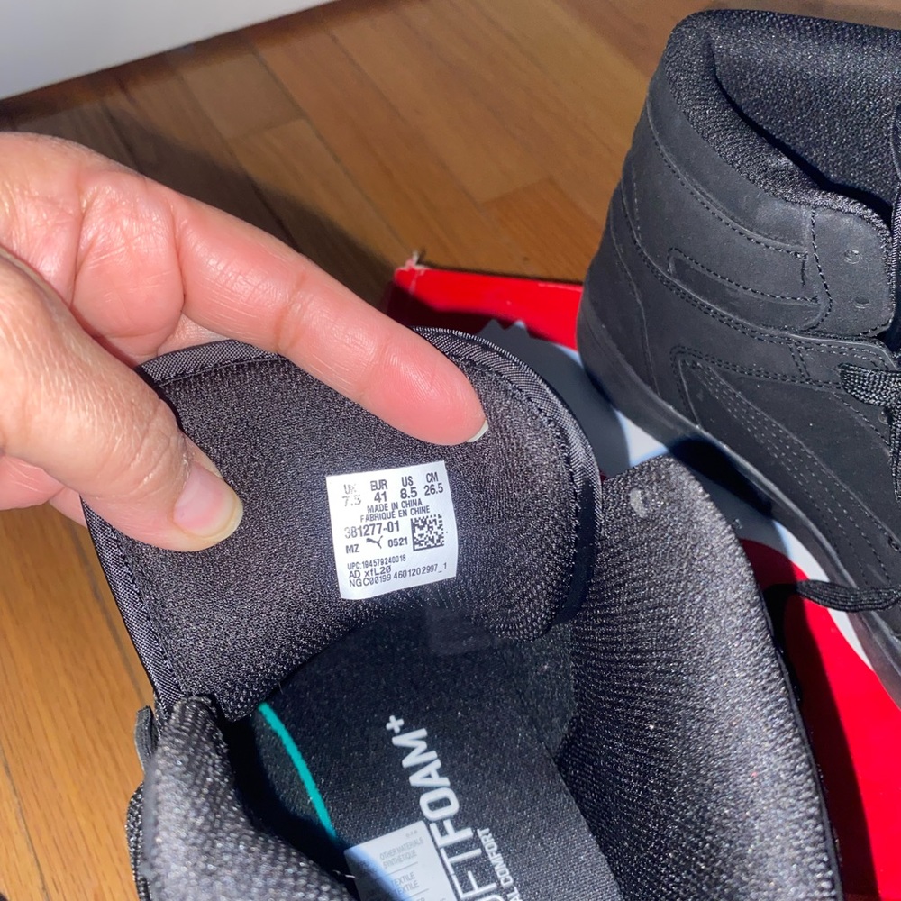 Man Puma Tennis Shoes